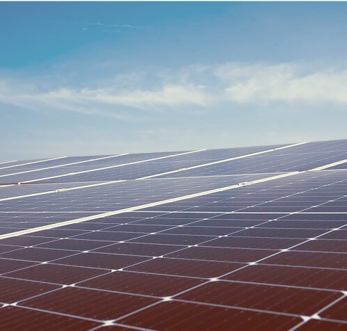 Instalación de paneles solares para autoconsumo.